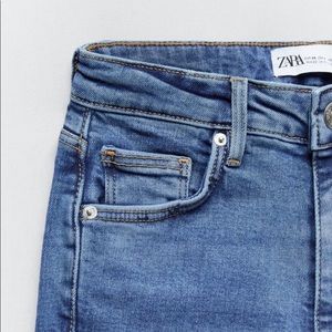 Zara High waist sculpt jeans 🤍
